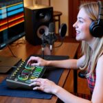 Podcast equipment bundle, with live sound card audio mixer, equipped with 3.5mm microphone, podcast microphone bundle for streaming content creation, recording, singing, and live broadcasting - Image 10